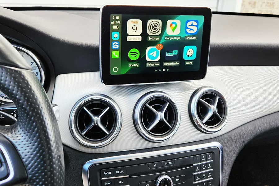 Apple CarPlay op het originele scherm van een Mercedes-Benz